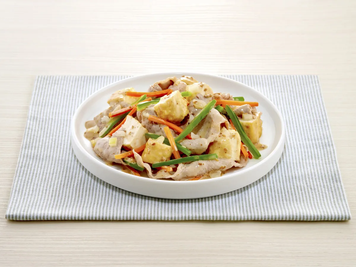 Beef and Carrot Salad with Tofu
