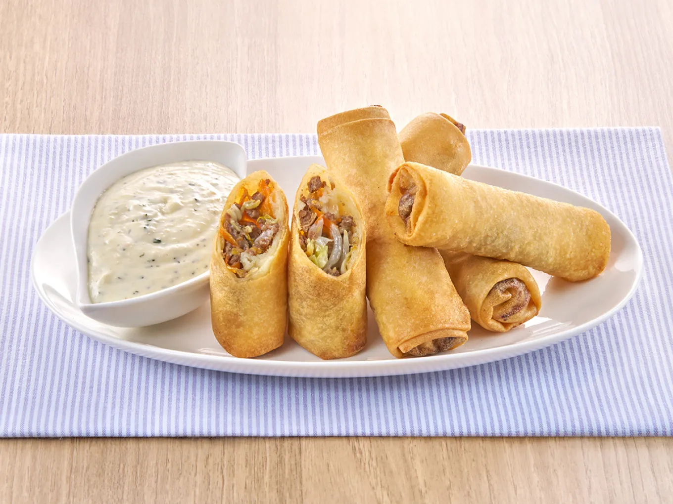 Lumpia Daging Saus Mayo Keju