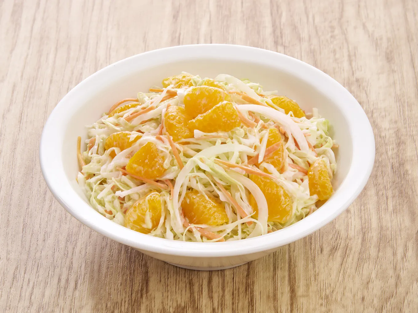 Salad Coleslaw dengan Bawang Bombay dan Jeruk