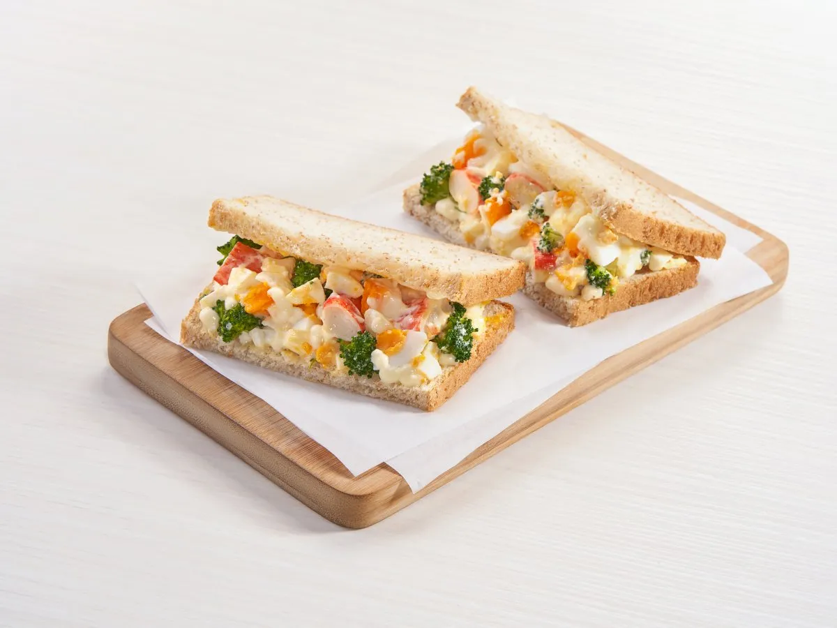 Egg and Broccoli Sandwich