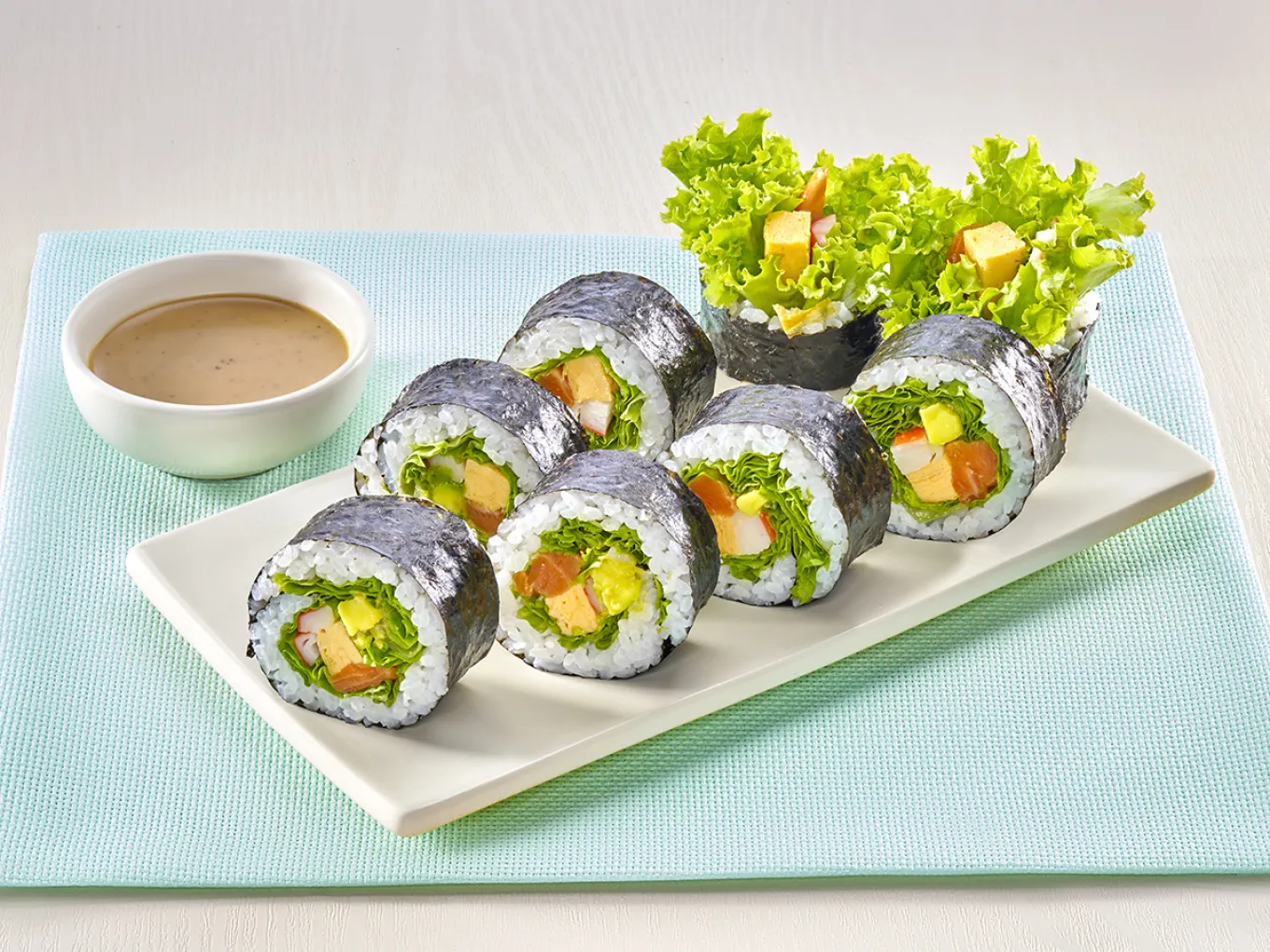 Sushi Salad Alpukat dan Crab Stick